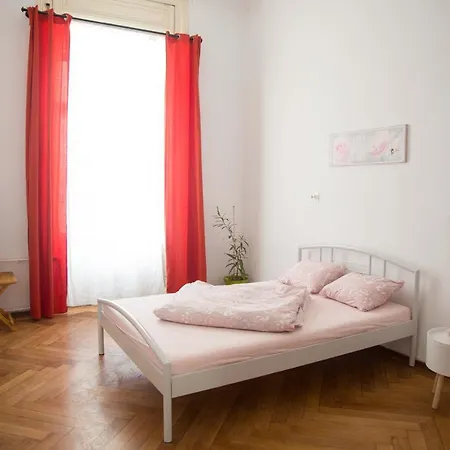 Old Town بيت شباب تيميشورا